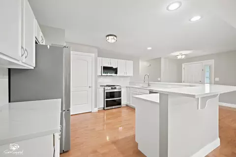 Kitchen - 15744 Cove Cir, Plainfield, IL 60544 photo 1 of 2