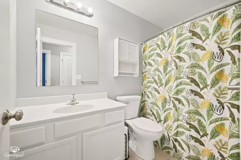 Bath - 15744 Cove Cir, Plainfield, IL 60544 photo 3 of 4