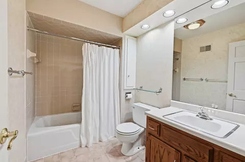 700 South Dr, Burr Ridge, IL 60527 photo 24
