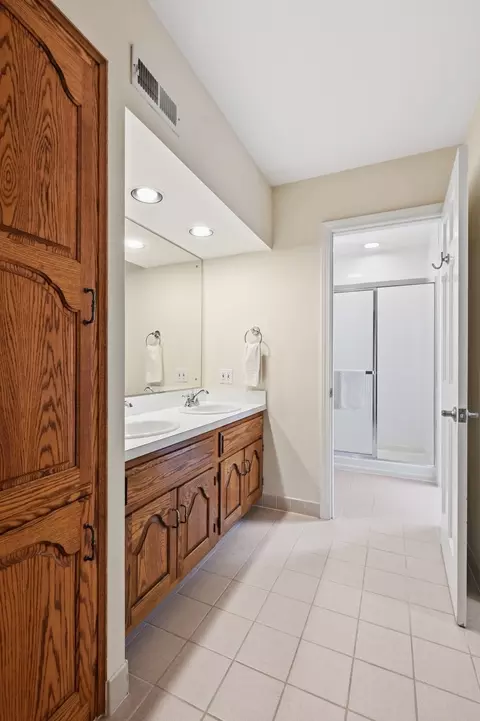 700 South Dr, Burr Ridge, IL 60527 photo 14
