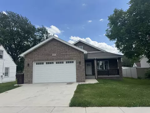 6939 W 95th Pl, Oak Lawn, IL 60453