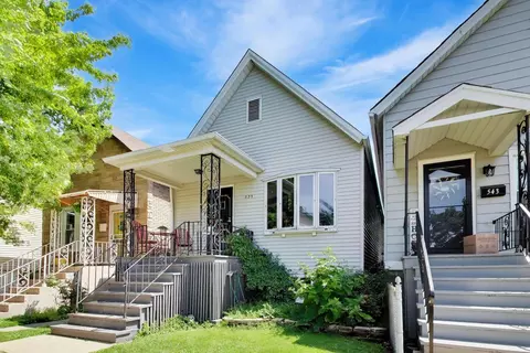 539 W 44th St, Chicago, IL 60609