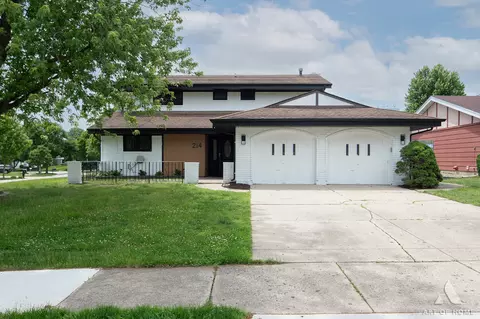 214 Cambridge Ln, Bloomingdale, IL 60108