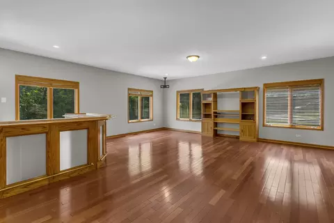 Living - 2 Echowood Dr, Algonquin, IL 60102 photo 8 of 9