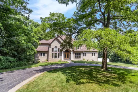 Exterior - 2 Echowood Dr, Algonquin, IL 60102 photo 3 of 14