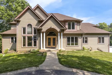 Exterior - 2 Echowood Dr, Algonquin, IL 60102 photo 7 of 14