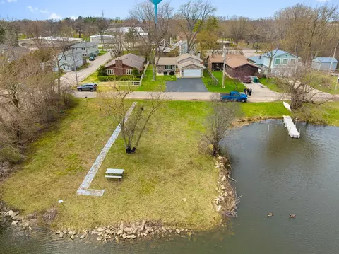 View/Area - 218 Mastodon Dr, Ingleside, IL 60041 photo 3 of 8