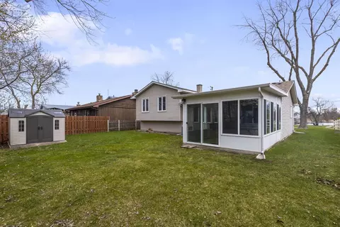 Exterior - 218 Mastodon Dr, Ingleside, IL 60041 photo 2 of 2