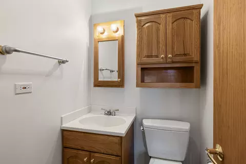 Bath - 218 Mastodon Dr, Ingleside, IL 60041 photo 1 of 3