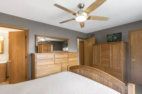 Bedroom - 218 Mastodon Dr, Ingleside, IL 60041 photo 2 of 4