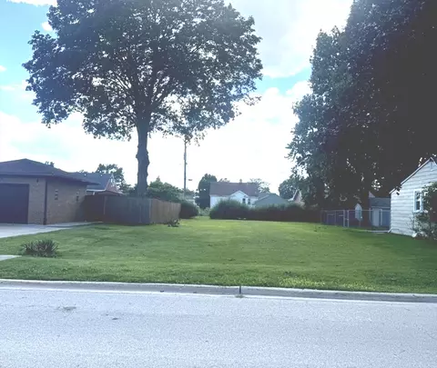 1721 Dearborn St, Crest Hill, IL 60403