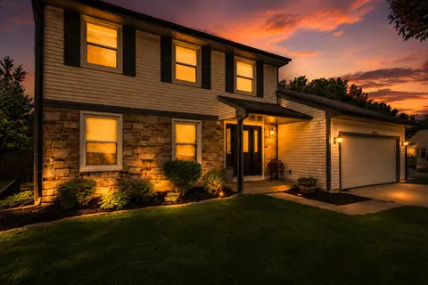 30 W254 Bedford Ln, Warrenville, IL 60555