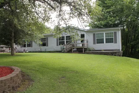 1462 303rd St, Sherrard, IL 61281