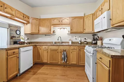 904 N School St, Normal, IL 61761 photo 8