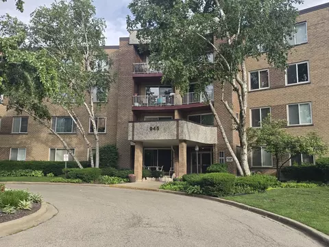 945 E Kenilworth Ave #325, Palatine, IL 60074