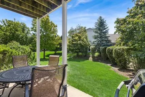 Exterior - 1601 Millbrook Dr, Algonquin, IL 60102 photo 5 of 5