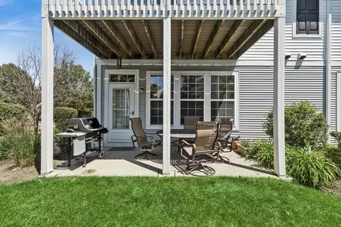 Exterior - 1601 Millbrook Dr, Algonquin, IL 60102 photo 2 of 5