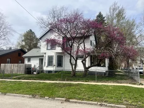 Exterior - 902 N Lee St, Bloomington, IL 61701 photo 1 of 1