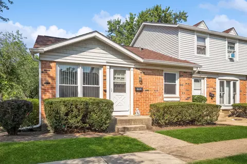 4028 Oxford Ct, Streamwood, IL 60107