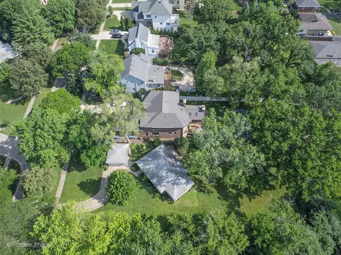 241 Coe Rd, Clarendon Hills, IL 60514