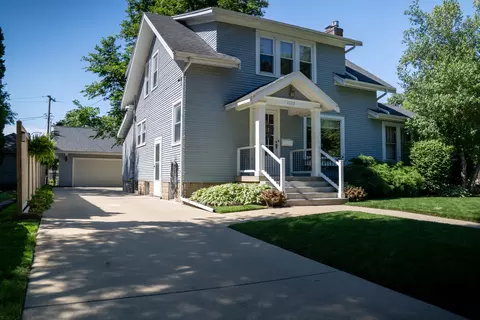 Exterior - 1117 E Olive St, Bloomington, IL 61701 photo 2 of 6