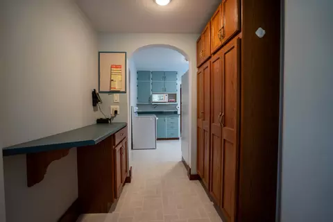 Entry Way - 1117 E Olive St, Bloomington, IL 61701 photo 2 of 6