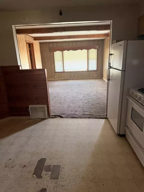 307 S Saint Paul St, Mark, IL 61340 photo 6