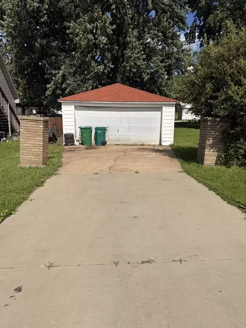 307 S Saint Paul St, Mark, IL 61340 photo 3