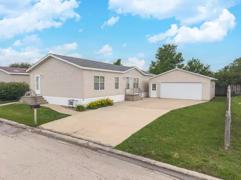 501 Michael Ln, Chenoa, IL 61726