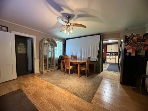 518 E 10th St, Lockport, IL 60441 photo 4