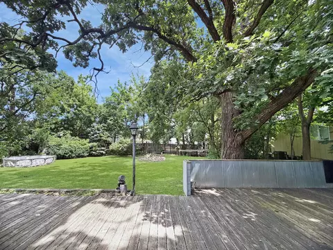 518 E 10th St, Lockport, IL 60441 photo 8