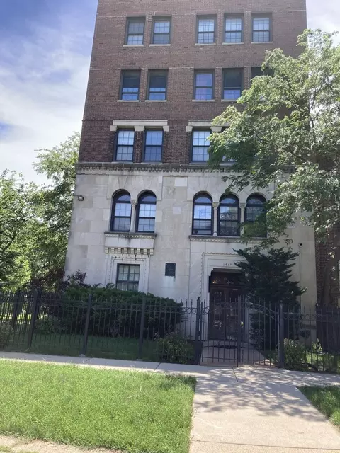 3017 E 78th St #4B, Chicago, IL 60649