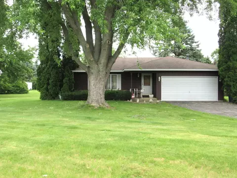 1 N321 Country Life Dr, Maple Park, IL 60151