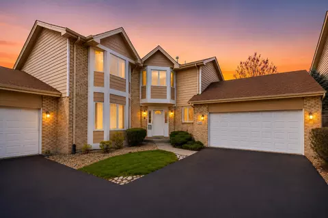 7746 Northfield Ln, Tinley Park, IL 60487