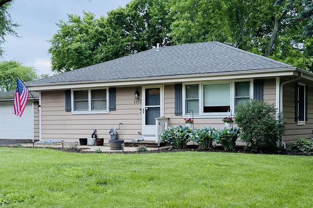 1911 Hazelwood Dr, Lindenhurst, IL 60046