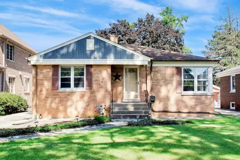 479 N Elm Ave, Elmhurst, IL 60126
