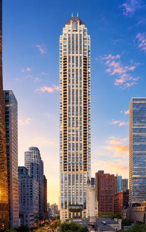800 N Michigan Ave #4703, Chicago, IL 60611