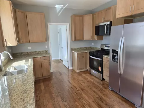 Kitchen - 4 Joseph Ct, Midlothian, IL 60445 photo 1 of 3