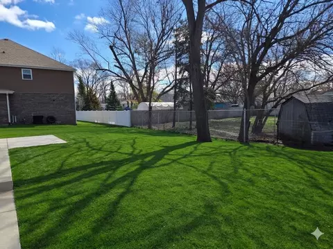 Exterior - 4 Joseph Ct, Midlothian, IL 60445 photo 3 of 3