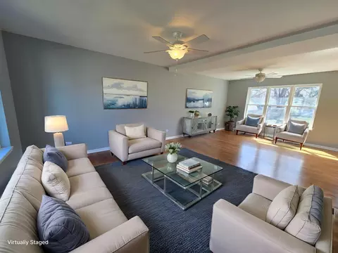 Living - 4 Joseph Ct, Midlothian, IL 60445 photo 1 of 5