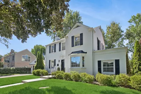 4335 Lee St, Skokie, IL 60076