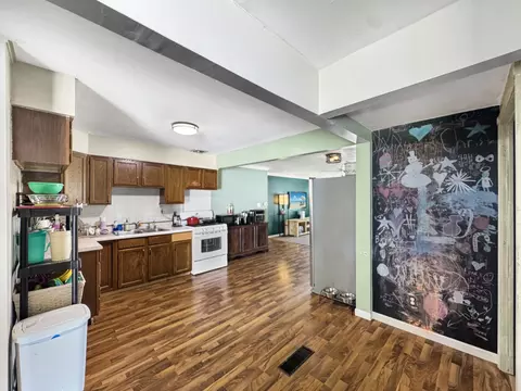 Kitchen - 1418 Chippewa Dr, Ottawa, IL 61350 photo 2 of 2