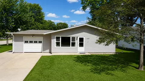 Exterior - 1418 Chippewa Dr, Ottawa, IL 61350 photo 5 of 5