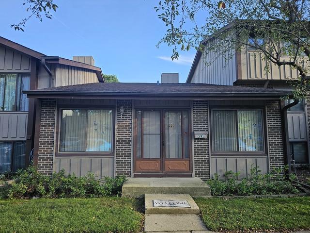 591 Forum Dr #127, Roselle, IL 60172