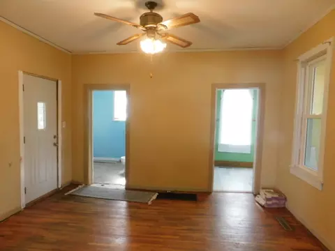 Living - 302 E Park St, Morrison, IL 61270 photo 1 of 4