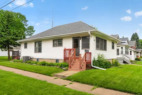 803 N 9th St, Dekalb, IL 60115