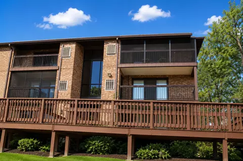 15137 Quail Hollow Dr #206, Orland Park, IL 60462