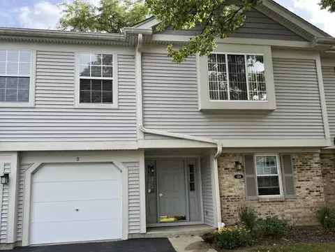 1214 Ballantrae Pl #E, Mundelein, IL 60060