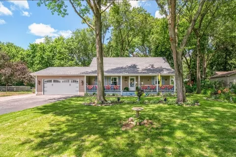 1691 Hilda Dr, Lake Holiday, IL 60548