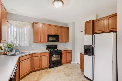 1607 Mountain Ridge Pass, Plainfield, IL 60586 photo 6